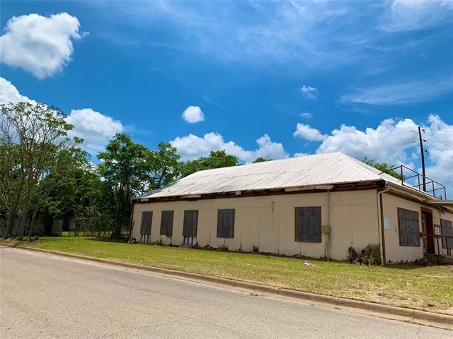 1601 W Pearl St, Granbury, TX 76048